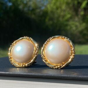 Vintage 60/70s Monet Faux-Pearl Clip On Earrings w. Gold Tone Accents